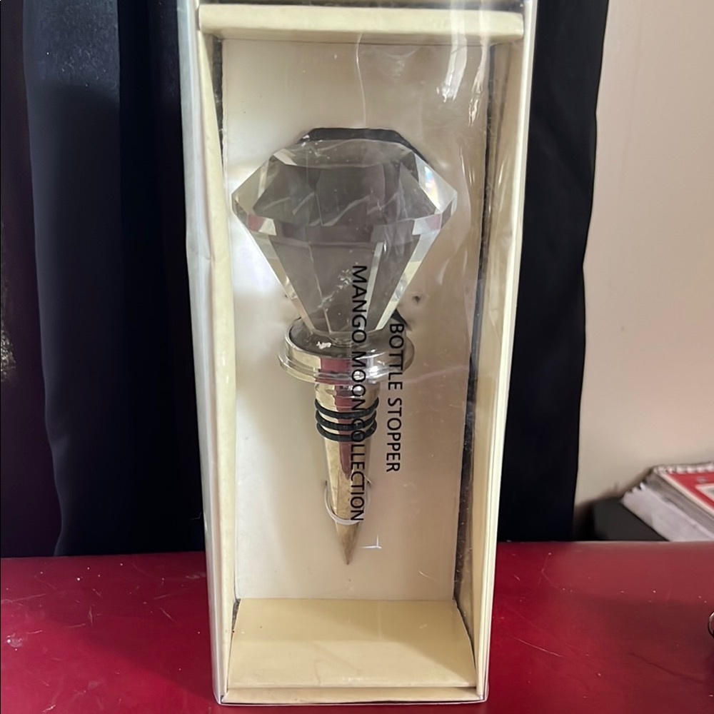 Clear large diamond shaped Bottle Stopper